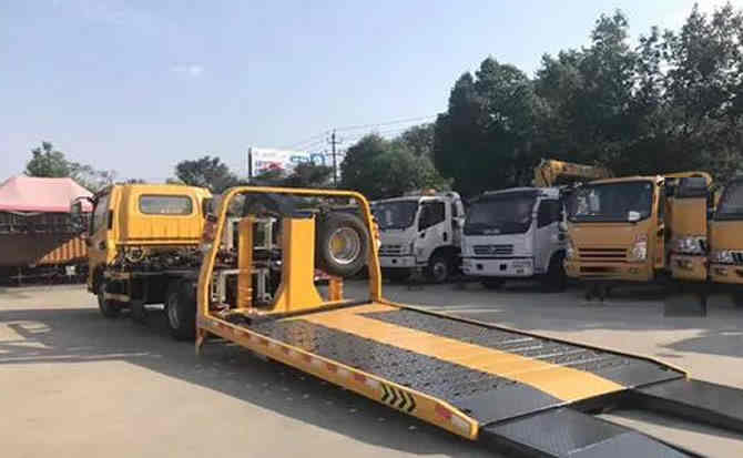 覃塘区汽车中途维修案例